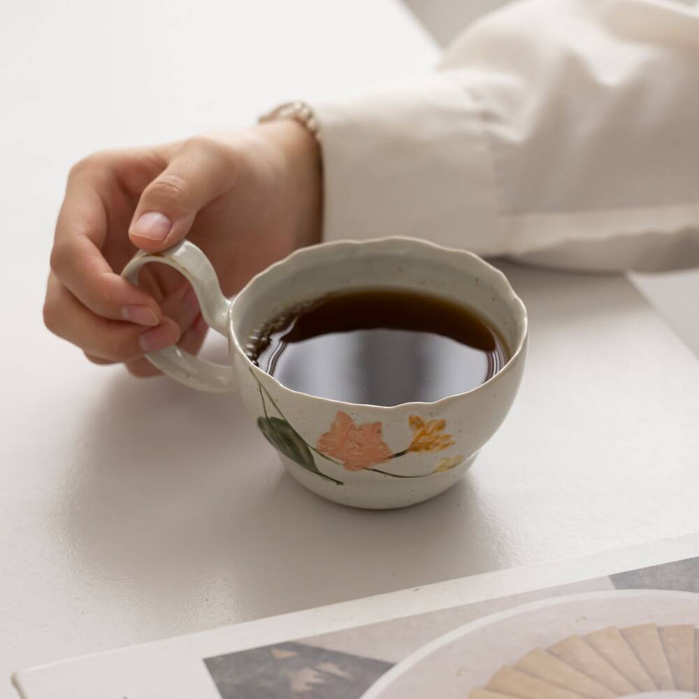 Jingdezhen hand-painted retro French-style mug, beautiful irregular-shaped ceramic cup, girls' gift, household cup