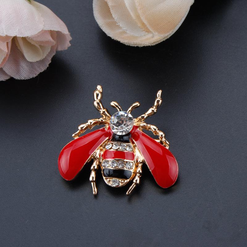 Japanese Style Luxury Brooch: Elegant High-End Women's Pin for Sweater or Lapel