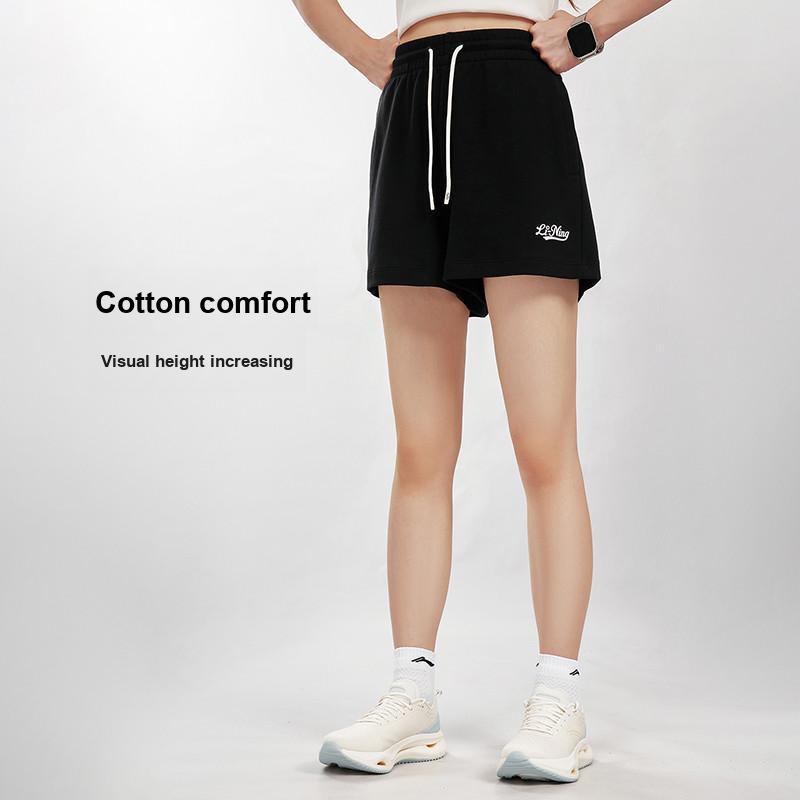 Logo del marchio Li Ning Comodi Morbidi Asciugatura Rapida Vita Media Pantaloncini Casual Donna Pantaloncini Nero AKSV710-1