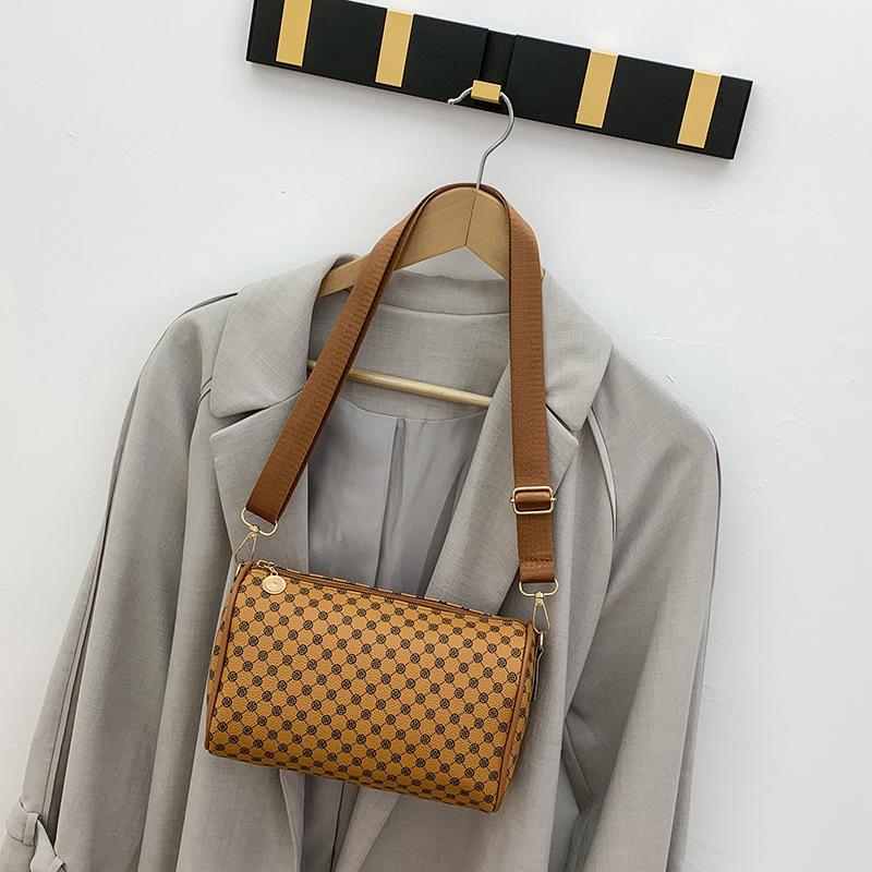 

Women s bag new trendy fashion retro shoulder bag pillow bag crossbody simple small bag коричневый