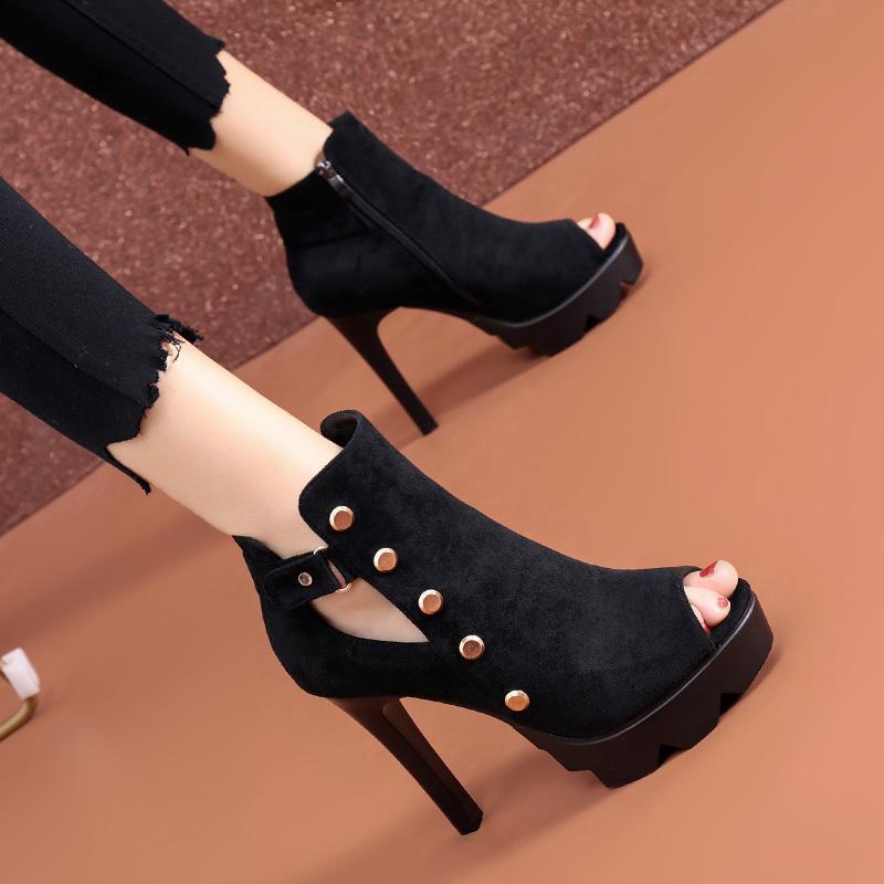 

Туфли на высоком каблуке с открытым носком, весна-лето 2025, новые водонепроницаемые, на платформе, римские, крутые ботинки с заклепками, женские сандалии на платформе, женские туфли-стилет 35 чёрный