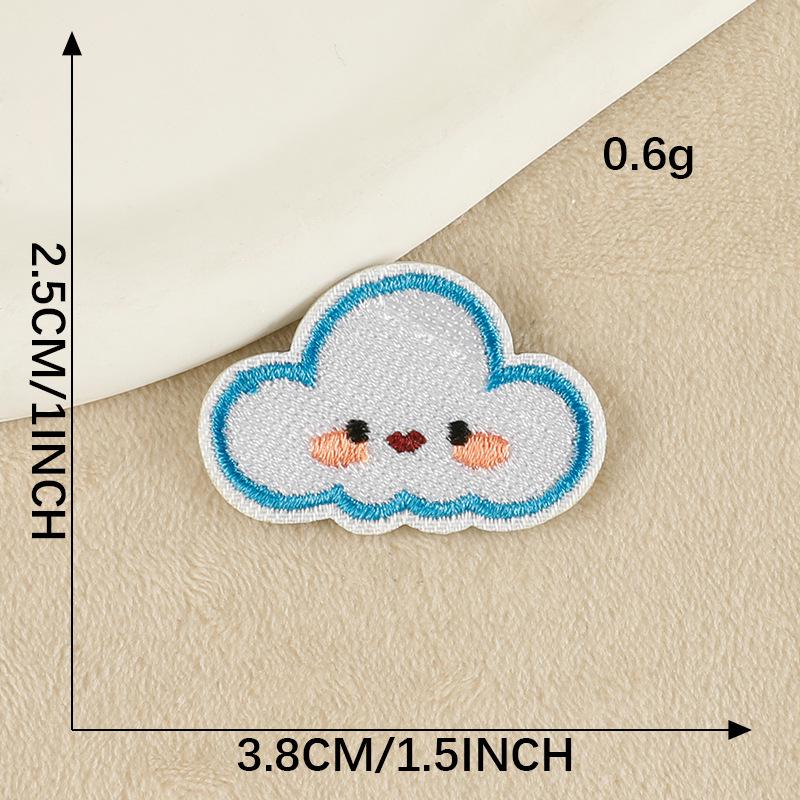 

Милые наклейки с вышитыми мультяшными животными - самоклеящиеся этикетки для одежды и аксессуаров