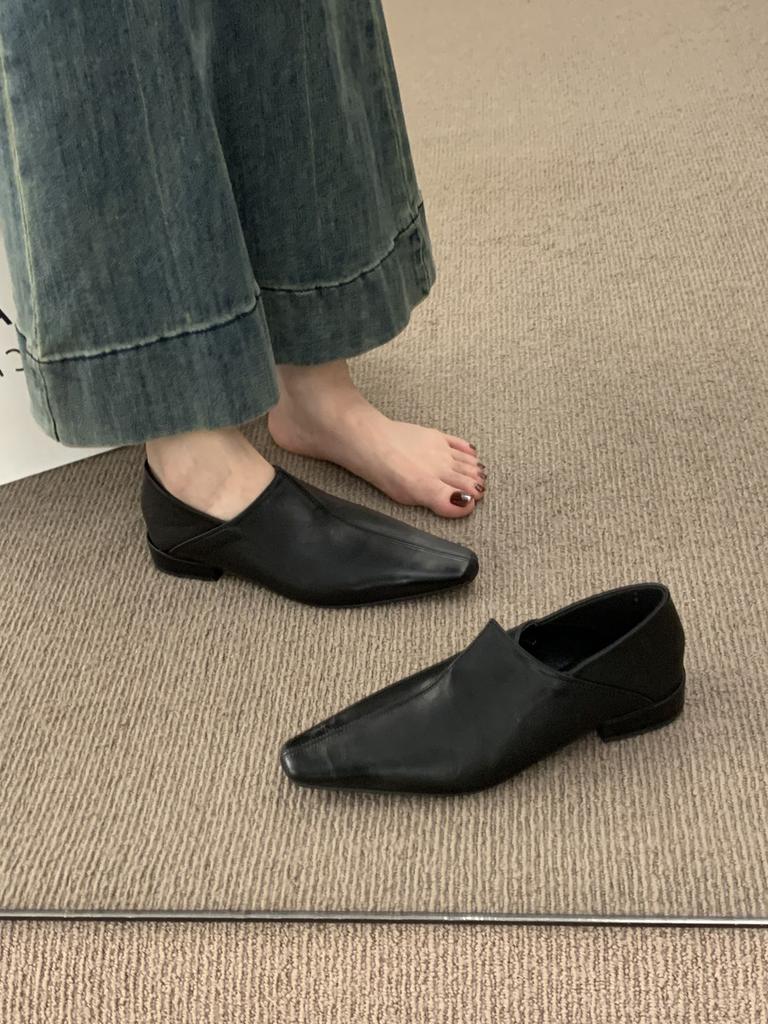 Retro British Style Square Head Small Leather Shoes Are Versatile, Commuting Is Not Tiring, Low-heeled Loafers, Lazy People Pedal Single Shoes.