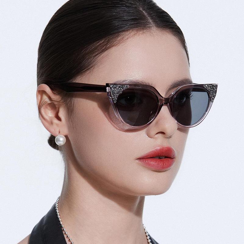 Cat Eye Shape Sunglasses Woman New Stylish UV Protection Women Sun Glasses Holiday Travelling Women Sunglasses