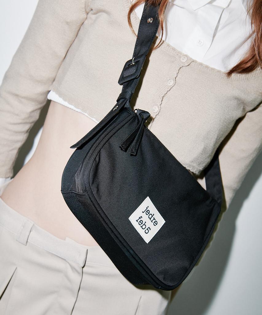 Jedrefeb5 Slant Shoulder Bag Black