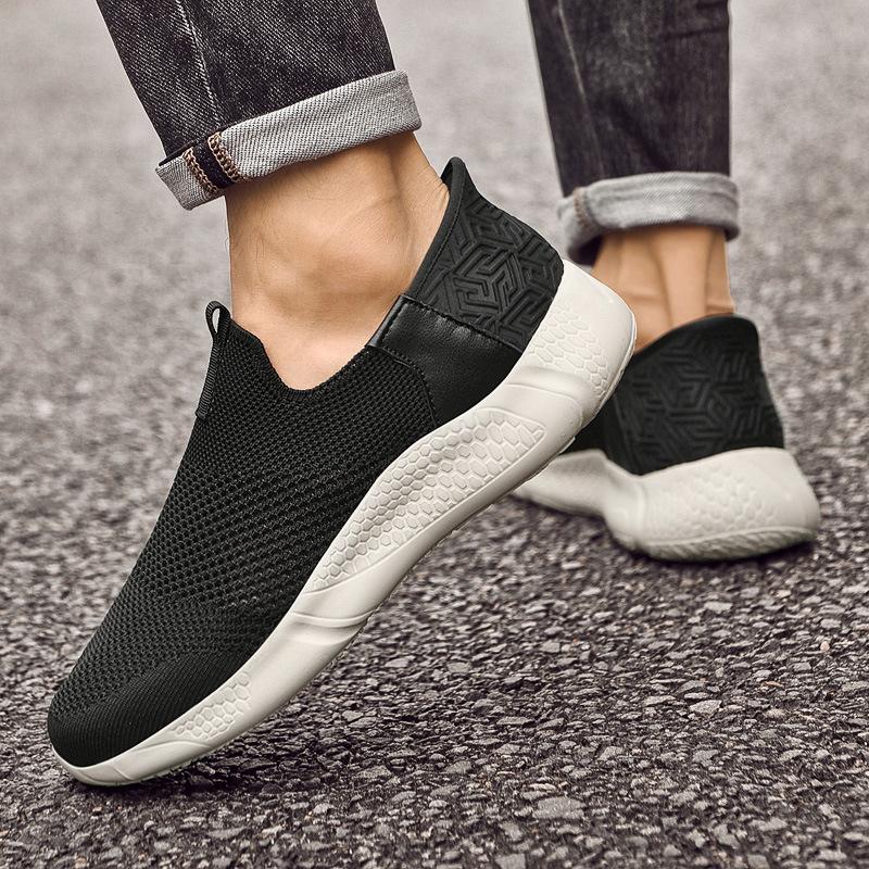 Men's shoes 2025 summer new one-foot casual sneakers middle-aged and elderly fly-woven mesh breathable anti-odor soft-soled shoes