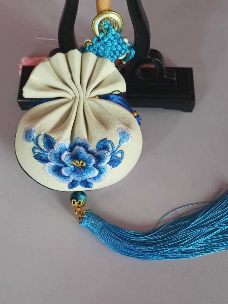 Qingyang Sachet Double Sided Embroidery Chinese Knot Lucky Pendant Car Pendant Sachet Gift Small Qing Dynasty Perfume Bag