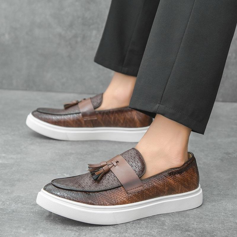 New Men Formal Designer Tassels Patent Leather Shoes Fashion Slip On Loafers Wedding Male Office Dress Casual Footwear