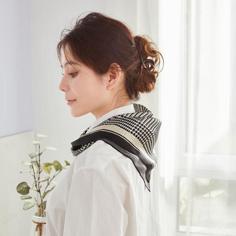 Hengyuanxiang Silk Scarf