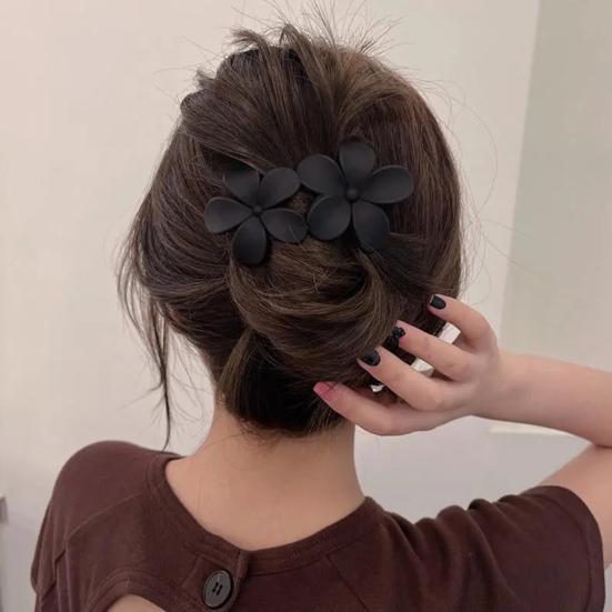 Solid Color Strong Grip Hair Clip Exquisite Anti-slip Elegant Flower Butterflies Decor Hairpin Hair Accessories