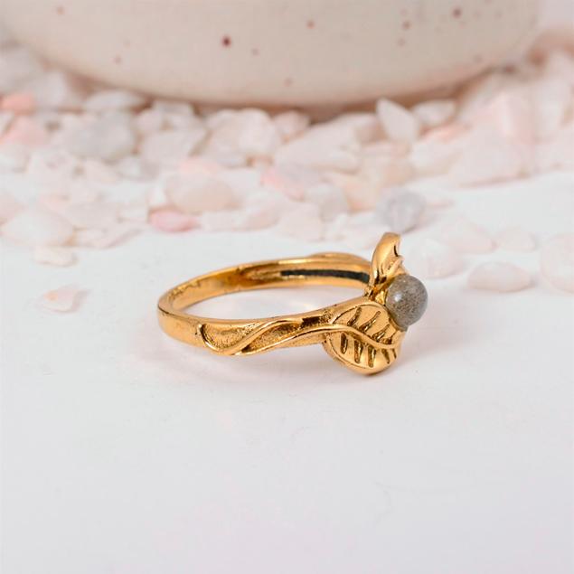 Delicate Leaf Wrap Gold Labradorite Ring: Nature-inspired gemstone jewelry with a small, iridescent stone and sculpted leaf band.