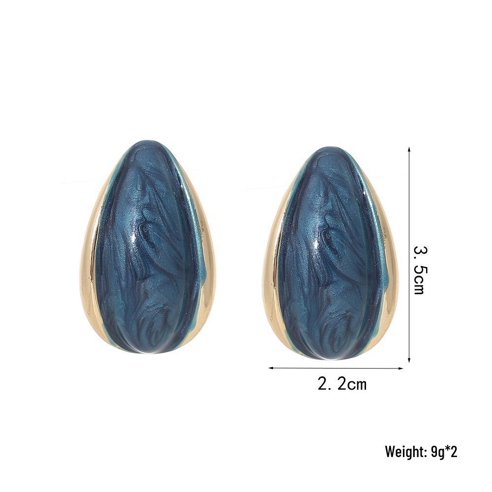 Black Bead Retro Stud Earrings: Hot-Selling Literary Fashion Accessory