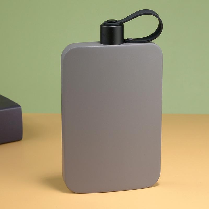 1PC 500ml 304 Stainless Steel Thickened Portable Small Wine Jug Personalized Outdoor Large-capacity Men's and Women's Flat Kettle