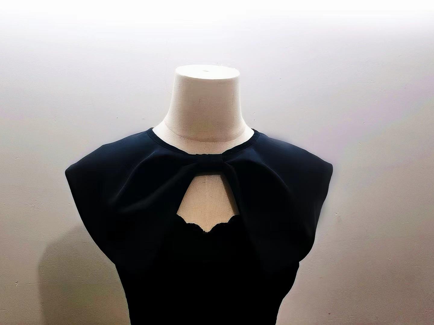 

Большой заостренный воротник, внешняя декоративная шаль, универсальная юбка, маленький ароматный воротник, бант, омолаживающая кукла, большой лацкан чёрный