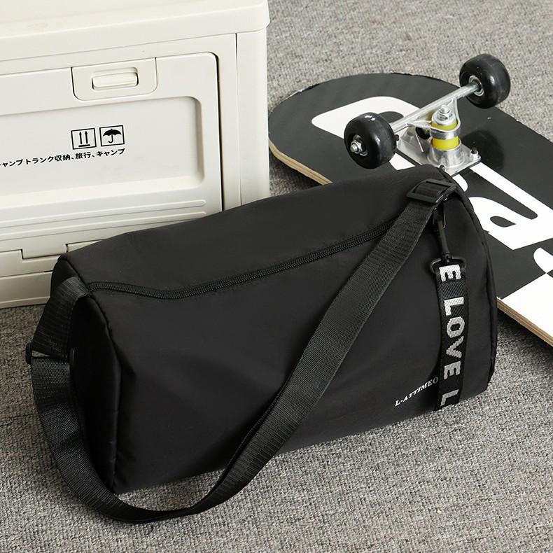 

Мужская легкая спортивная дорожная сумка-мессенджер – модная, большая вместимость, одноплечевой дизайн One Size чёрный