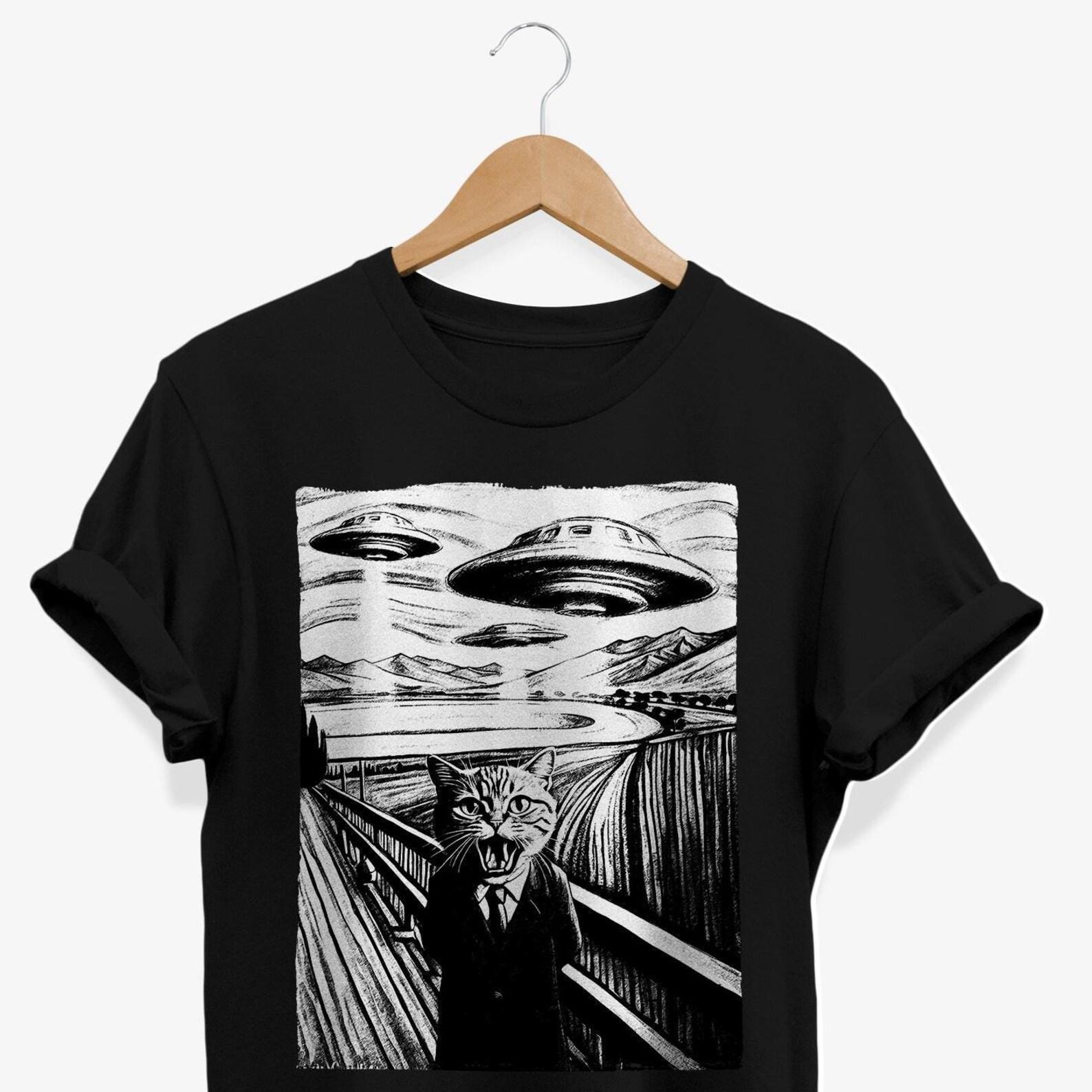 Screaming Cat UFO T-Shirt: Funny Alien Abduction Graphic Tee 4XL