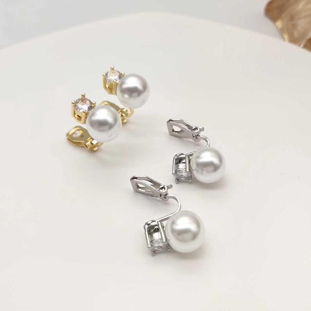 Retro Princess Pearl Triangle Clip Earrings: Painless 10mm High-End Niche Design for Women.