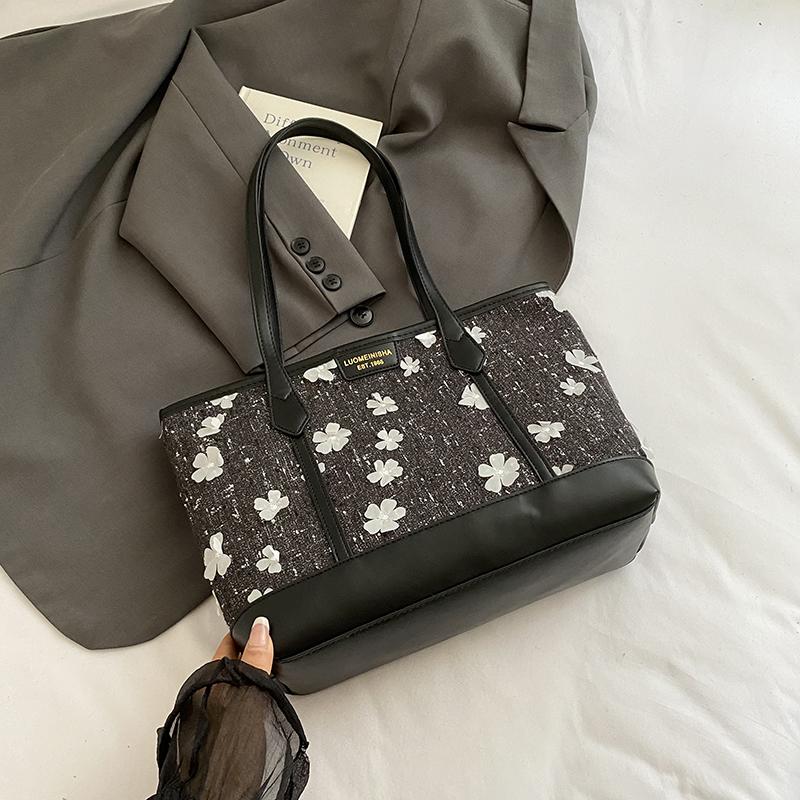 Autumn New 3D Flower Tote Bag Women's Fashi Leisure Versatile One Shoulder Bags Large Capacity Commute Handbags Trend