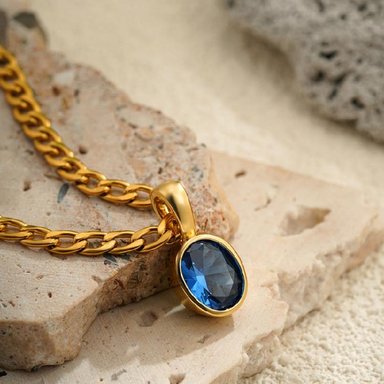 Comfortable Lightweight Oval Zirconia Pendant Necklace for Daily Use on Stainless Steel Gold Plated Chain
