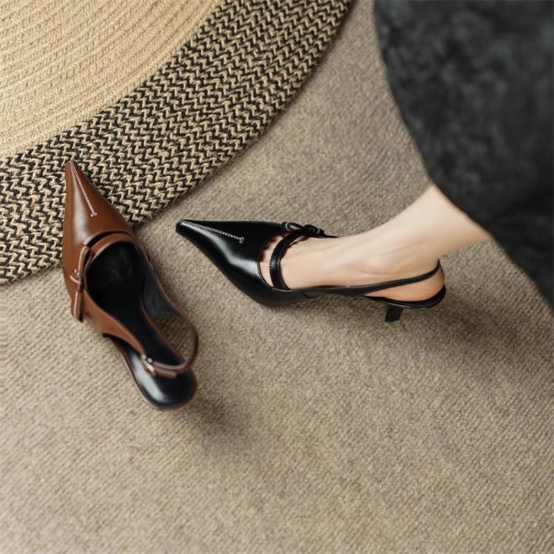 Modne Szpilki Damskie Letnie Smukłe Smukłe z 2025 Nowy Francuski Styl Vintage Klamra Paska Temperament Szpiczaste Puste Buty