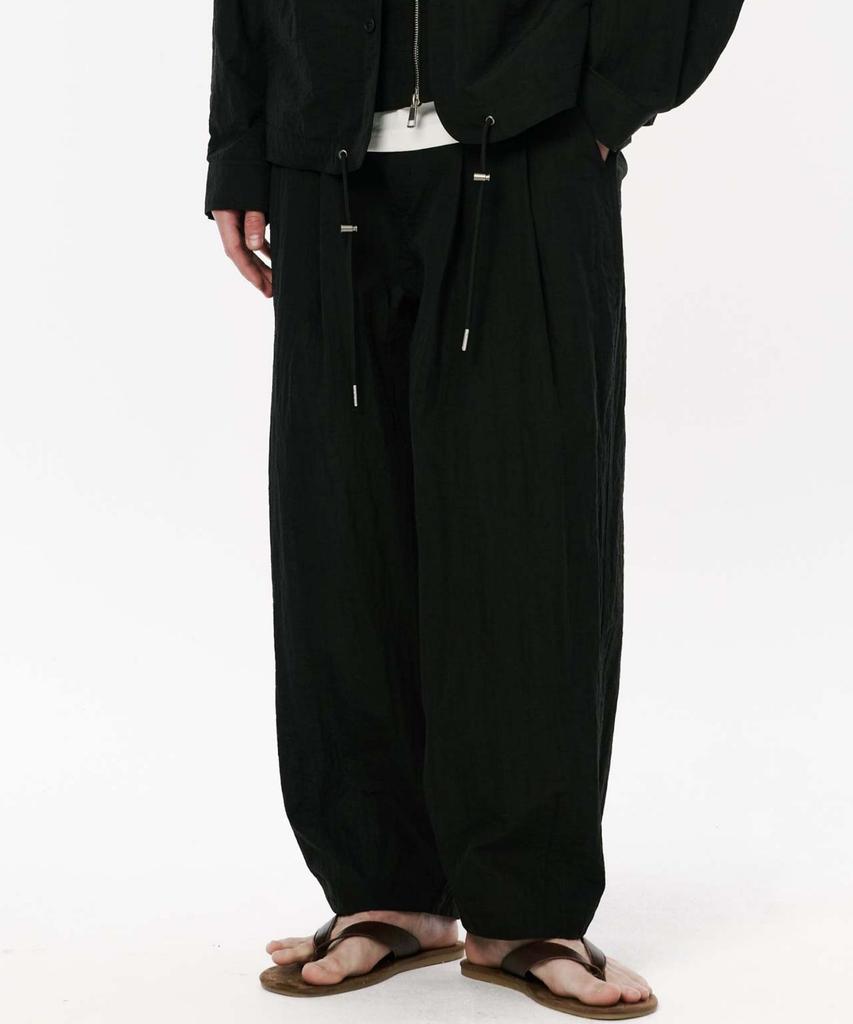 Kodeumopeu Balloon Fit Linen Texture Pants Black