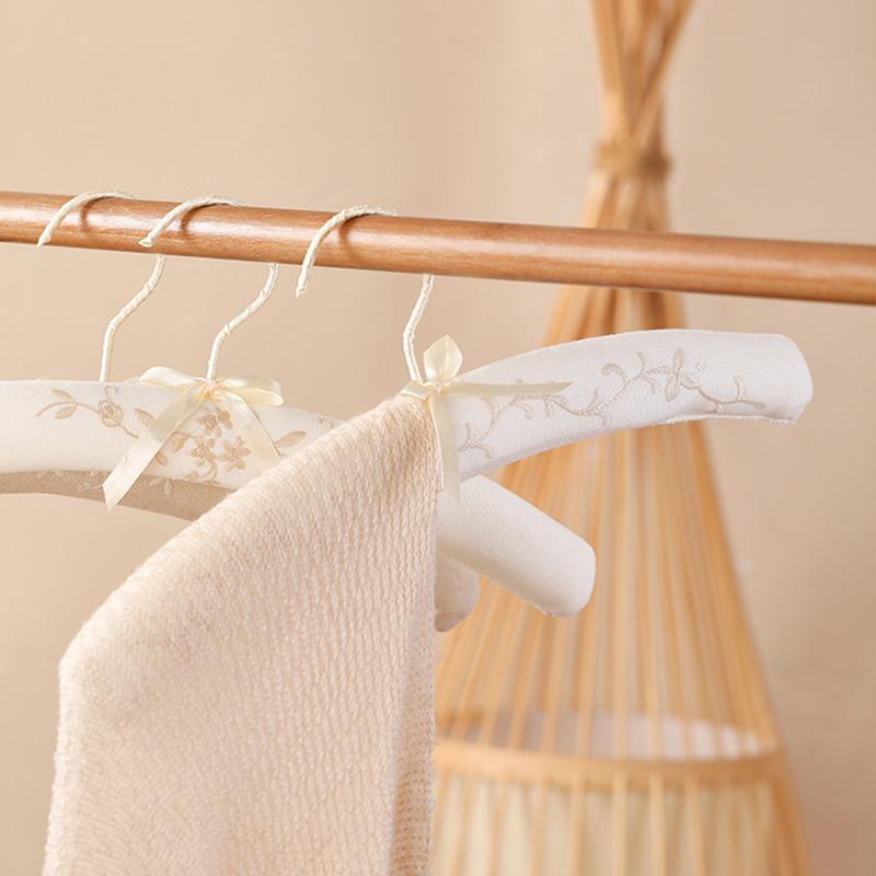 Wedding Party Clothes Hanger Photo Props Sponge Suit Embroidery Pattern Creative Storage Full Dress Organization Supplies