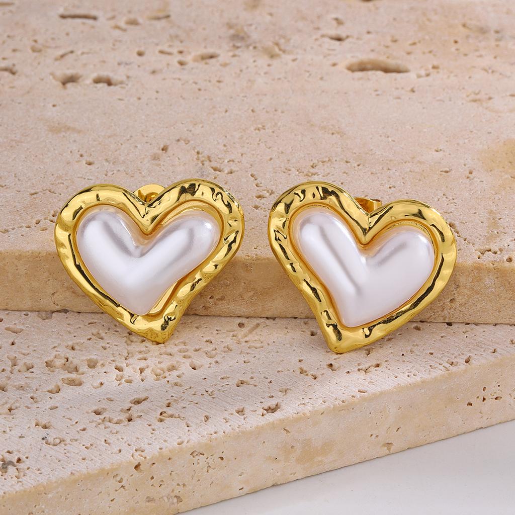 Earrings French Light Luxury Love Earrings 1111 Simple Temperament Heart Stud Earrings Titanium Steel Earrings