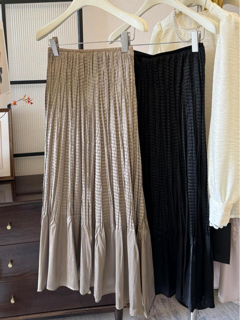 Women's Retro High-Waisted Pleated Satin Midi Skirt - 2026 Spring Collection