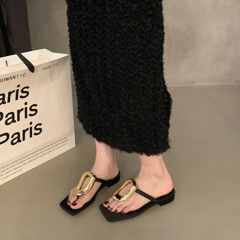 Women's Flip Flops Fashion Metal Temperament Slippers Luxury Designer Slippers Non Slip Flat Slides Summer New Lady Beach Slides
