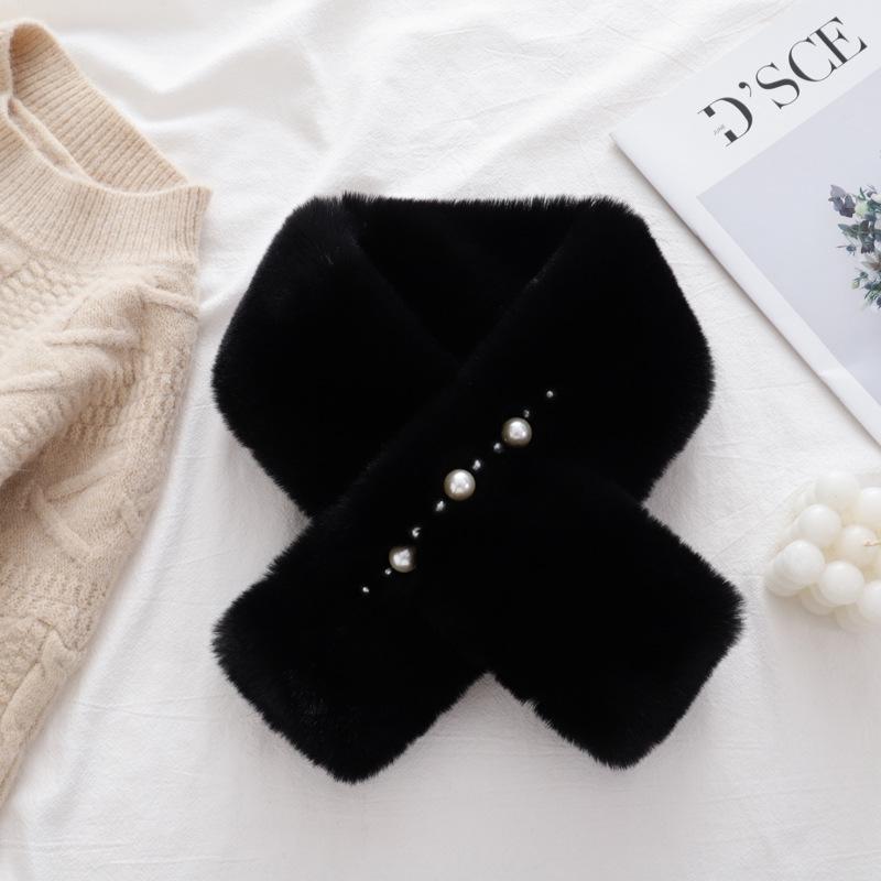 Stylish Women's Winter Scarf, Korean-Inspired, Faux Fur Collar, Otter Fur Look, Versatile and Warm.