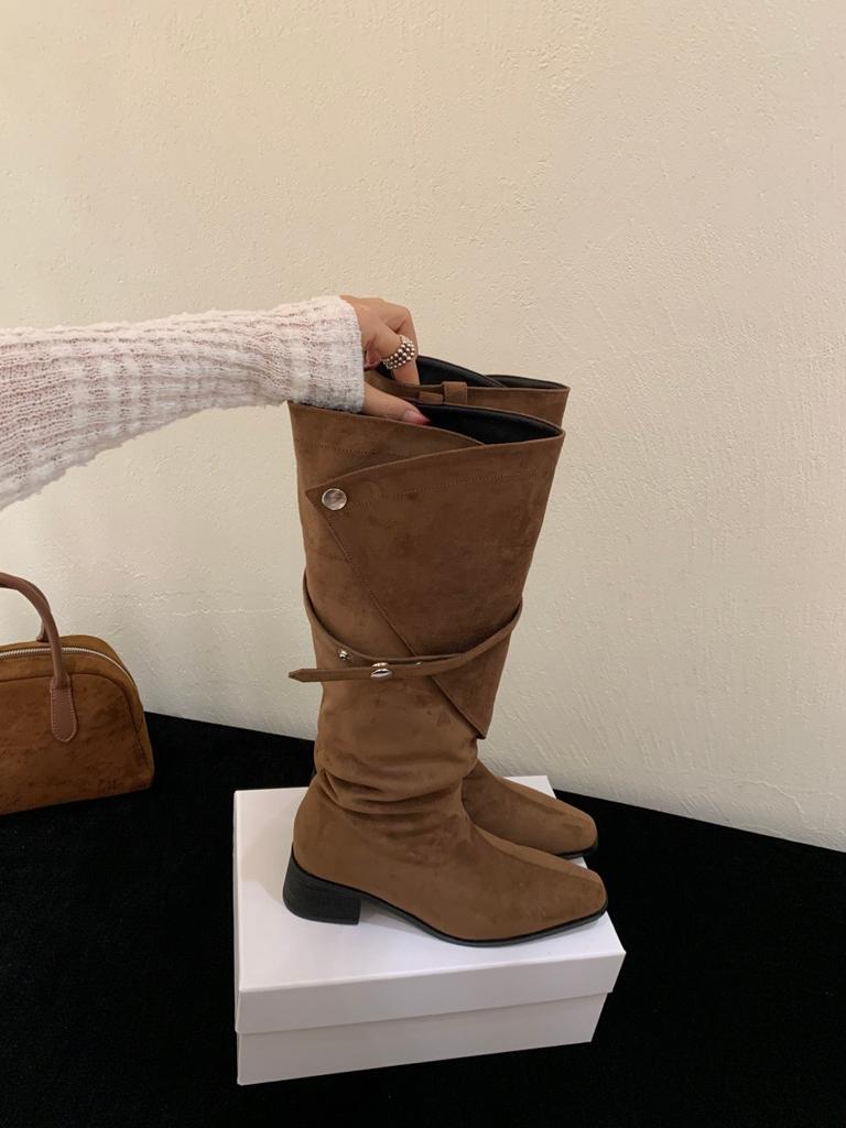 Korean Version of Retro Square Head Thick Heel Tall Knight Boots Women's 2025 Autumn and Winter New Stacking Boots Look Thin But Knee Boots