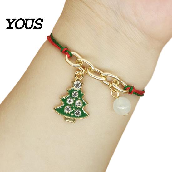 Wrist Accessories Christmas Bracelets, Red Green String Bracelet, Adjustable Charm Bracelet Luminous Wristbands with Glow in The Dark Bead for