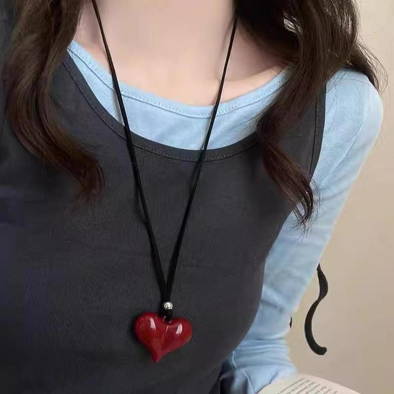 Autumn and Winter Wine Red Ribbon Bow Pendant Necklace Female Love Ankola Red Long Sweater Chain Versatile Accessories