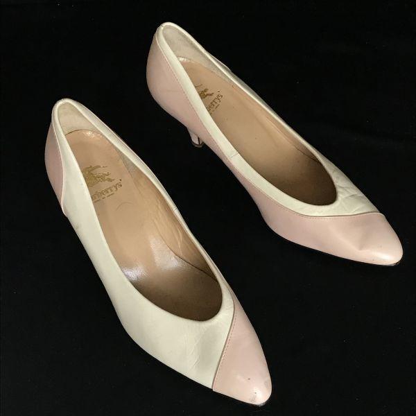 Vintage 90s Made in Japan Burberrys Pointed Toe Pumps Size 23.0 D Ivory Beige Shoes Pumps(USED)
