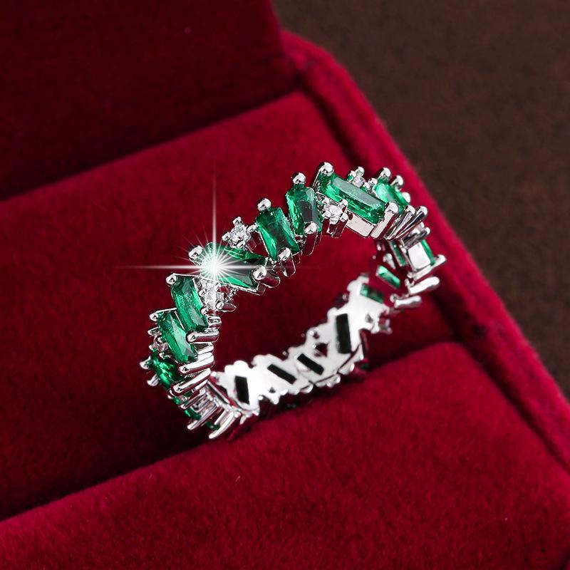 Emerald Zircon Women s Retro High-End Fashionable Ring Size 7