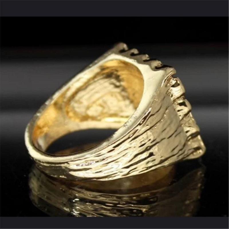 Fashion Accessory - Golden Geometric Square Pattern Ring - New Style - Elegant and Stylish - Men's Version