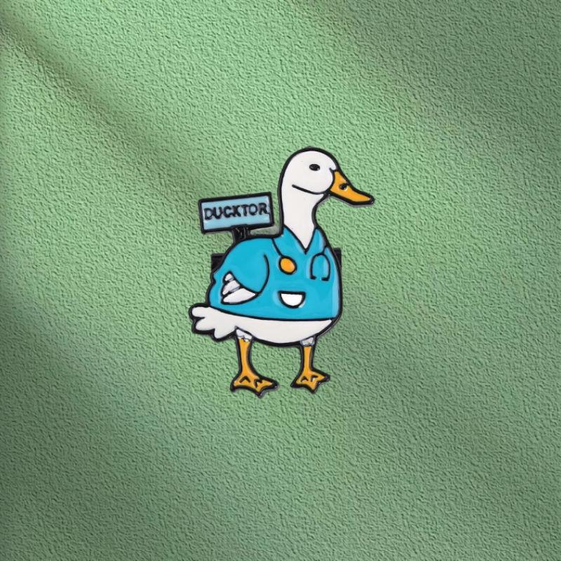 Cartoon Yellow Duck Brooch - Mini Metal Badge for Clothing & Bag Accessories Zheqi