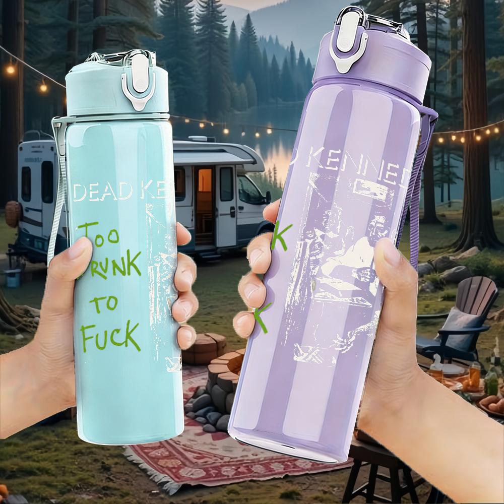 1PC Tea pink text band print 750ml colorful plastic sports water bottle leakproof pop up lid with straw for outdoor work home use