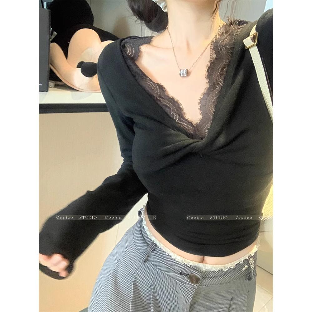 Chic V-Neck Long-Sleeve Lace T-Shirt for Women - Elegant White Base Layer for Autumn/Winter
