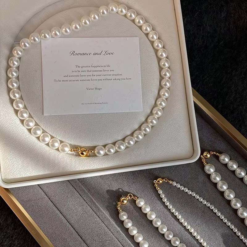 Lucky Star Jewelry Women's White Fashion Imitation Pearl Magnet Round Buckle Beadeds Necklace For Elegant Clavicle Chain Necklace Wedding Zircon