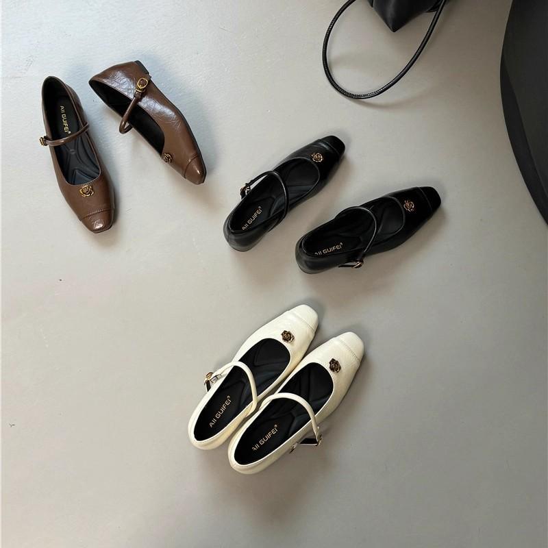 Inner Height Increase Small Fragrant Wind Single Shoes Women's 2025 Spring New Square Head Small Leather Shoes One-word Buckle Camellia Mary Jane Sho