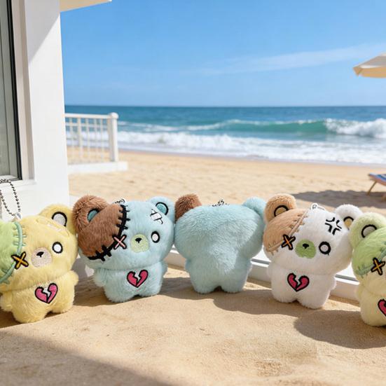 Schlüsselanhänger Quietschender Plüschbär Anhänger Weiches Stressabbau-Spielzeug Buntes Patchwork-Design Puppe Schlüsselring Tasche Schlüssel Dekoration