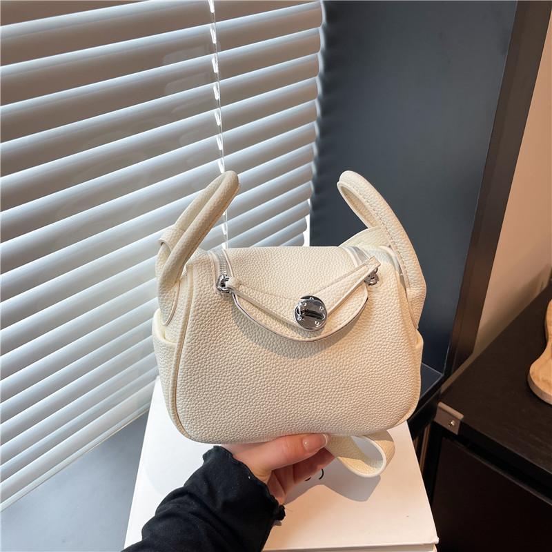Niche bag pillow bag women's new fashion versatile shoulder messenger bag portable small square bag