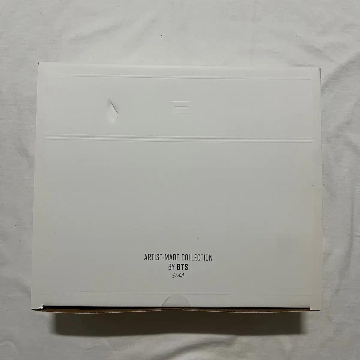 

Черный блокнот и обложка от Bts Suga