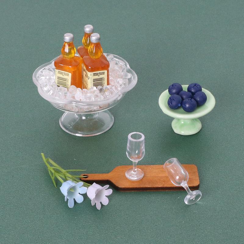 1 Set 1/12 Dollhouse Resin Mini Ice Bottle Kit Simulation Drink Model Toy Miniature Landscape Decoration Diy Accessories