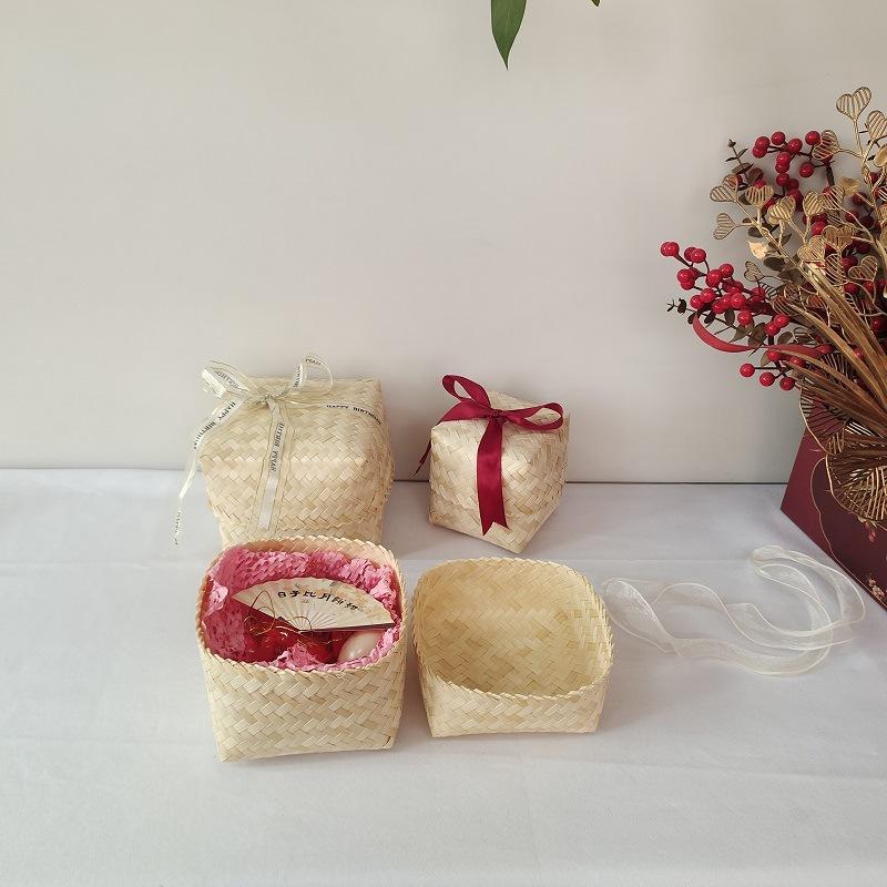 Bamboo Woven Reusable Gift Box Tight Seal Durable Handmade Container for Tea Dried Goods Easter Holiday Gift Packaging