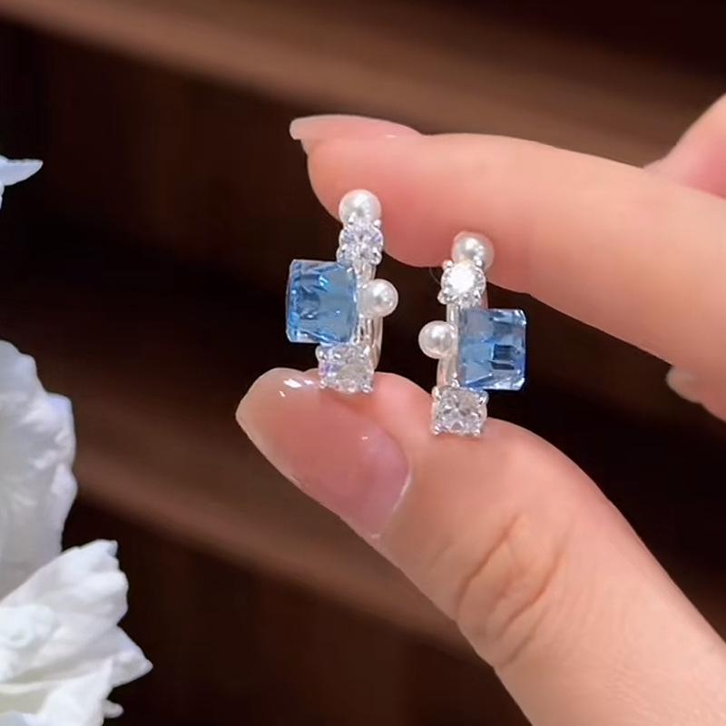 Elegant Geometric Blue Zirconia Pearl Stud Earrings - Stylish Cold Tone