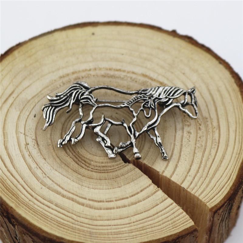 Fashion Antique Silver Openwork Alloy Horse Pony Brooch Animal Pin Brooch Unisex Corsage Badge Clothing Suit Jewelry Accessories