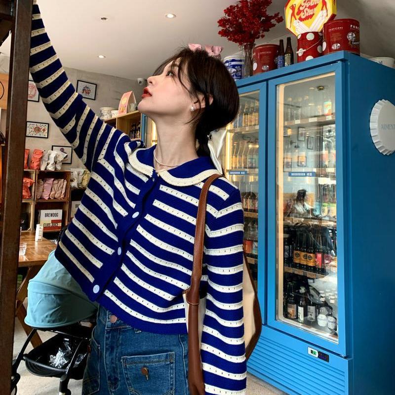 

Синий и белый полосатый вязаный кардиган женский короткий свободный 2022 ранняя весна и осень свитер с кукольным воротником кардиган пальто