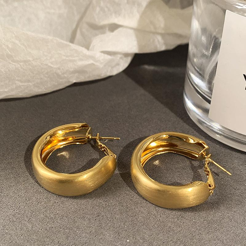 Fashion Matte Brushed Hoop Earrings for Women Retro Geometric Metal Circle Earrings Party Wedding Fashion Jewelry Accessories